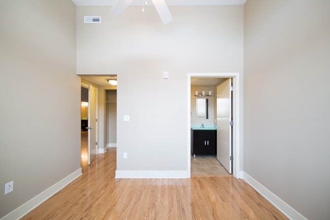 Photo - Fifth Avenue School Lofts