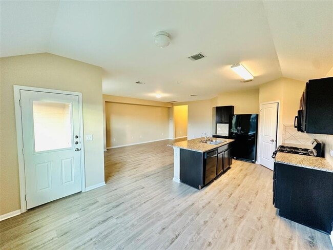 Photo - 704 Silver Wing Dr
