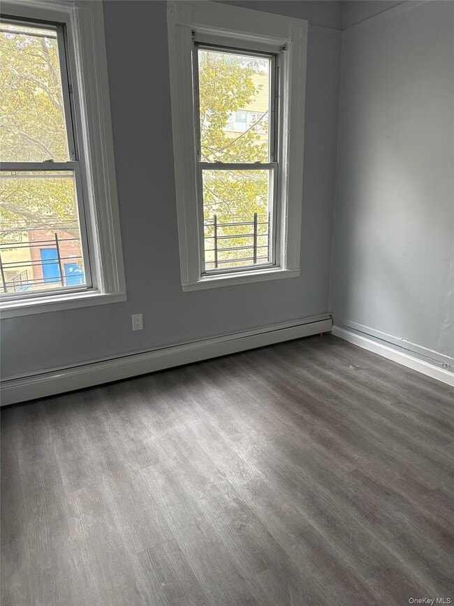 Photo - 1449 Longfellow Ave