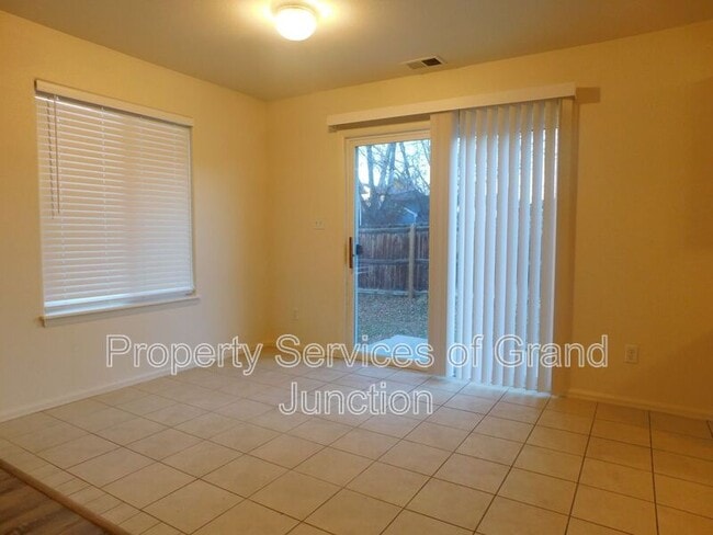 Photo - 3132 Shamrock Dr
