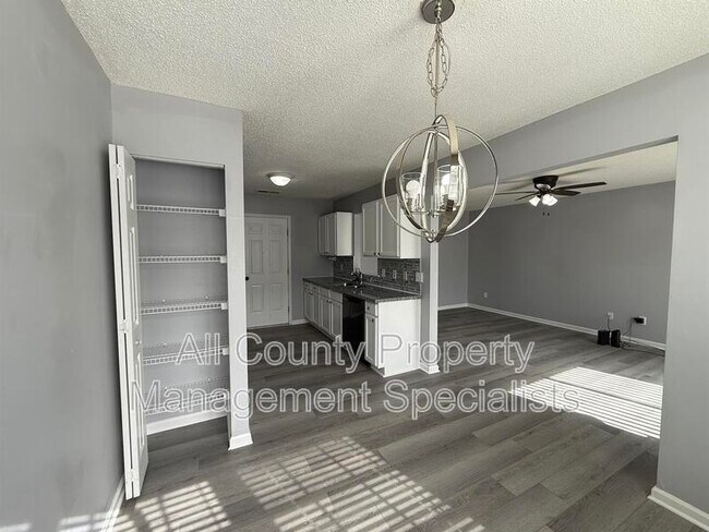 Photo - 211 Curvewood Rd