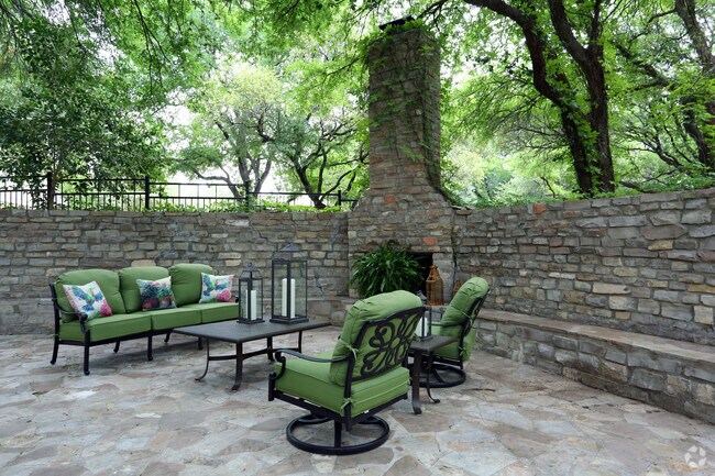Outdoor Lounge
