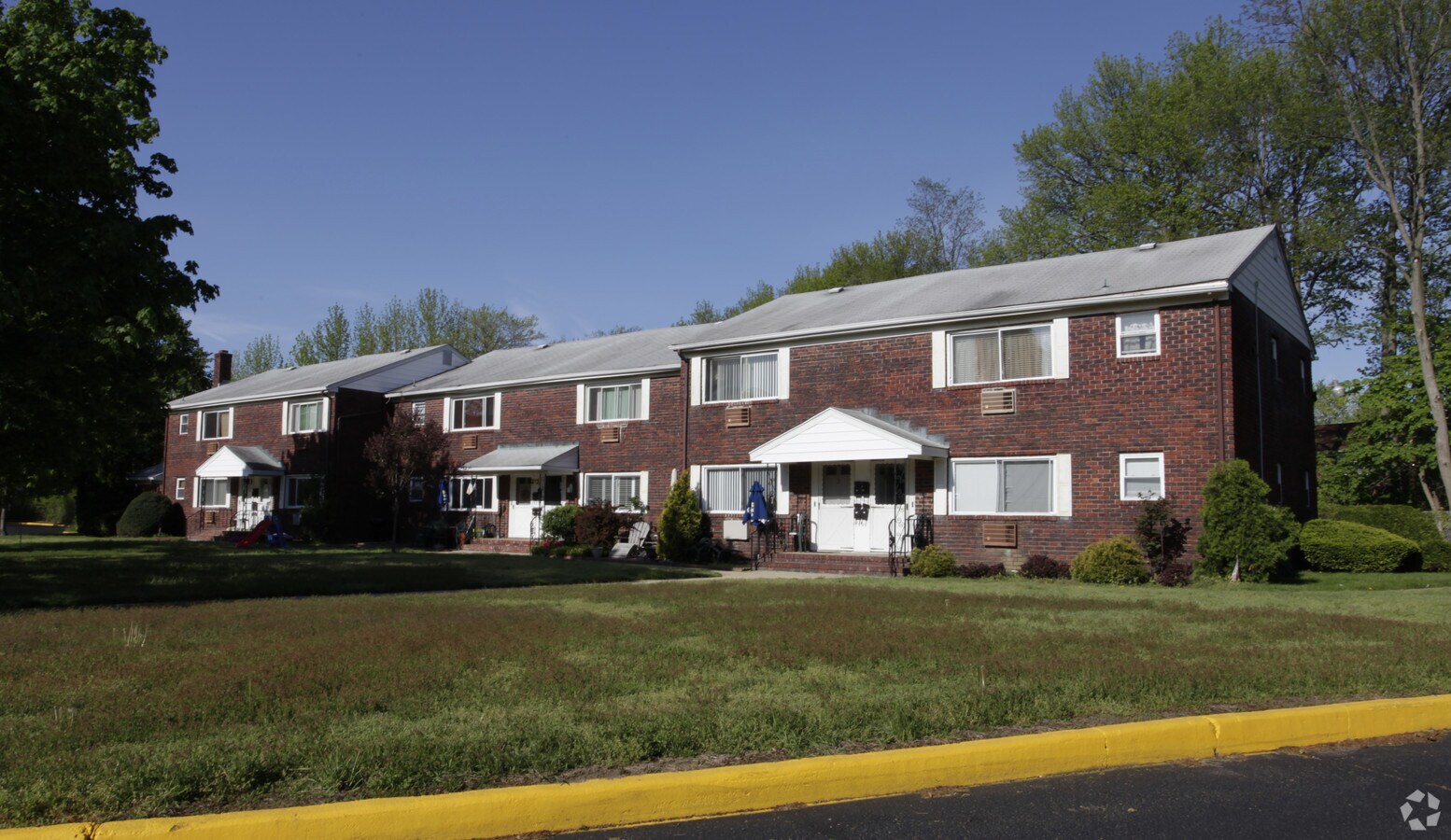 Photo - Laurel Gardens Cooperative