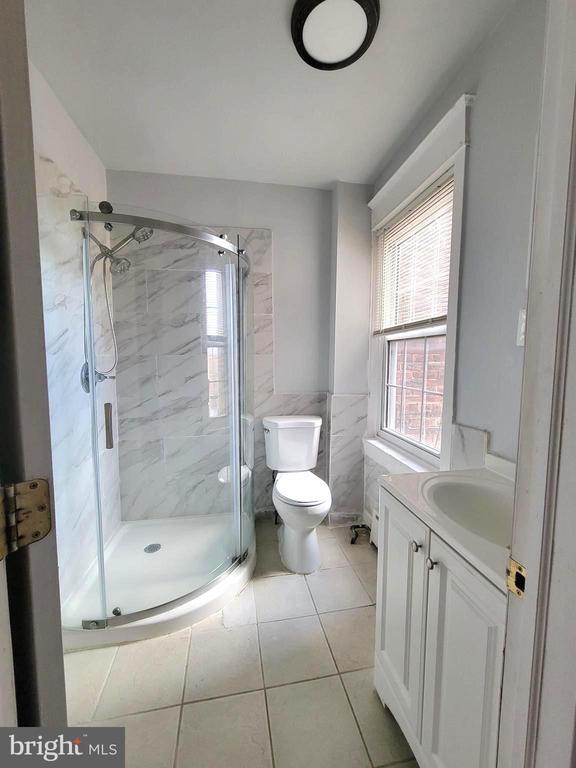 Photo - 510 W Girard Ave