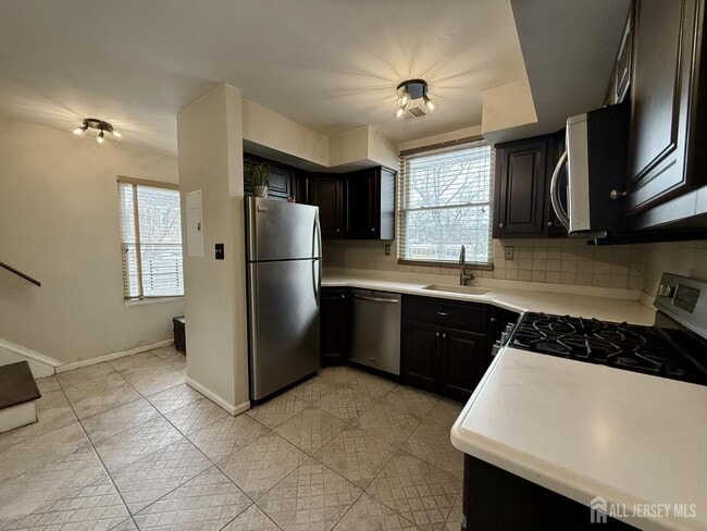 Photo - 17 Florida Grove Rd