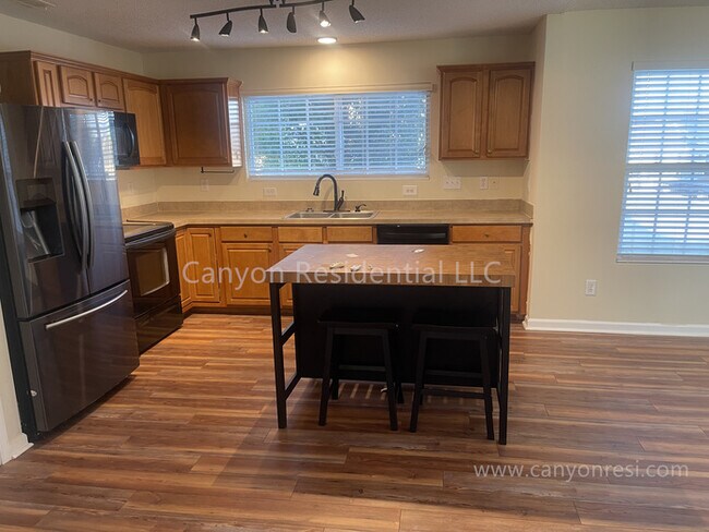 Photo - 500 Rockbridge Dr