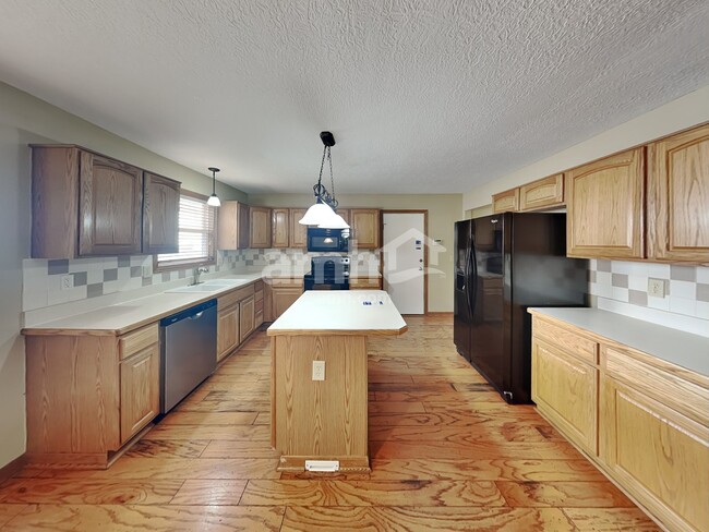 Photo - 5650 Winsor Woods Dr