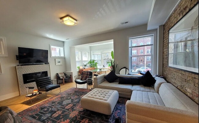 Photo - 1318 W Winnemac Ave
