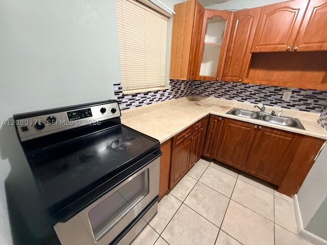 Building Photo - 525 W 69th St Unit 106