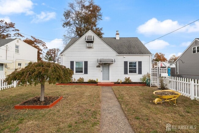 Photo - 185 Plainfield Ave