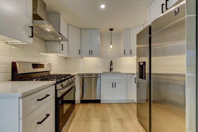 Photo - 616 Marine St Unidad #2