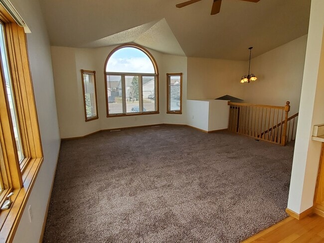 Photo - 1663 51st St S