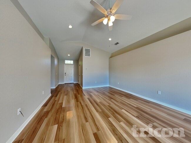 Photo - 77 Lake Ring Dr