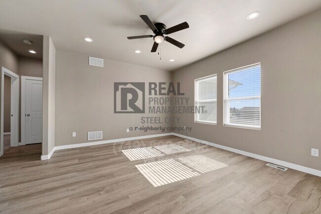 Photo - 295 W Acorn Dr