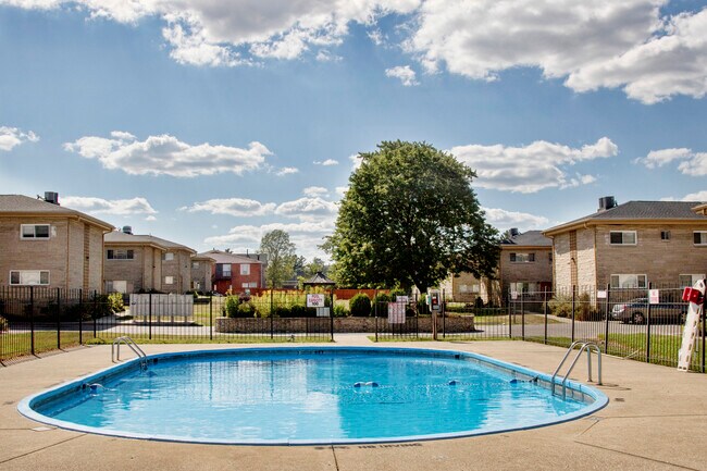 College Mall Apartments