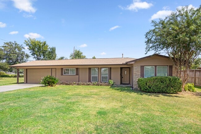 Photo - 1726 Wycliffe Dr
