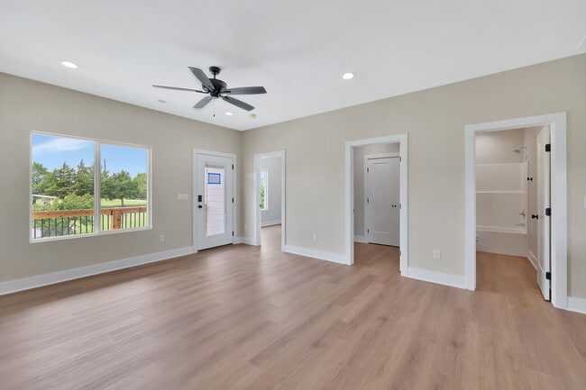 Photo - 311 Turnpike Rd