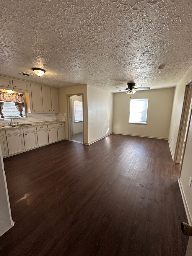 Photo - 5561 Father Jaron St