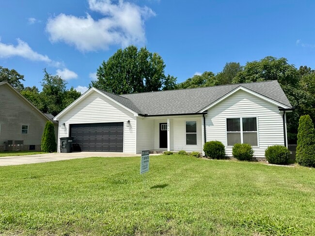 Building Photo - 1729 White Rd
