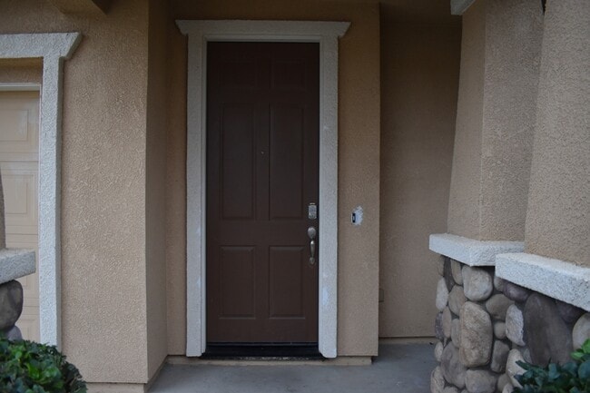 Photo - 570 Barclay Way