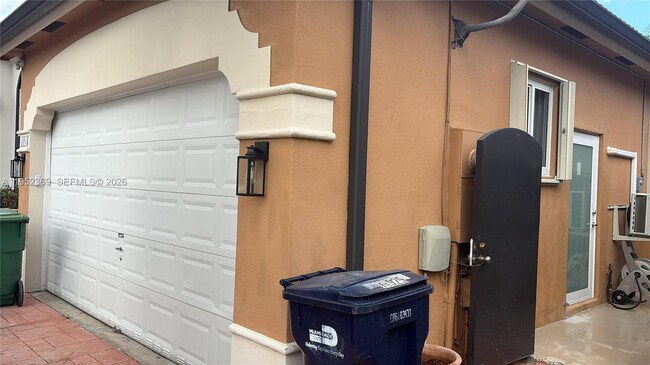 Building Photo - 14925 SW 26th Terrace Unit 1