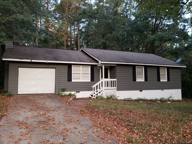 Building Photo - Coming Soon: Secluded 3 Bed x 2 Bth Ranch-... Rental