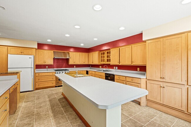 Photo - 935-937 N 37th St. Unit 214