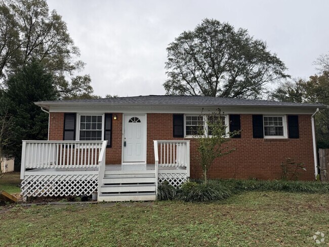 Building Photo - Cute Ranch Home in Pineville!