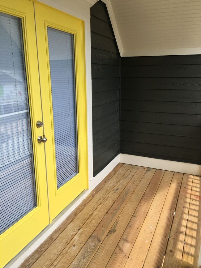 Photo - Pre- Leasing Fall 2026 5 Bedroom Near Down...