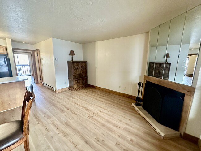 Photo - 3615 N Wolf Ldg Dr