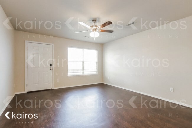 Photo - 5005 Thomas St