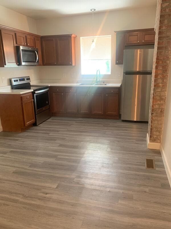 Building Photo - 1422a Union Blvd Rental
