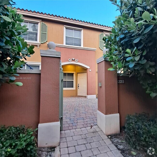 Building Photo - 642 SW 106th Ave Rental