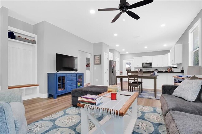 Photo - 1115 E Broad St