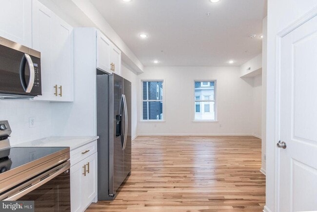 Photo - 315 N Preston St Unidad 201