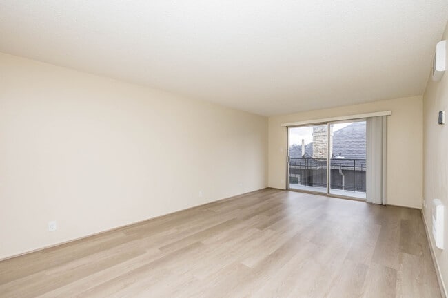 Photo - 345 MacArthur