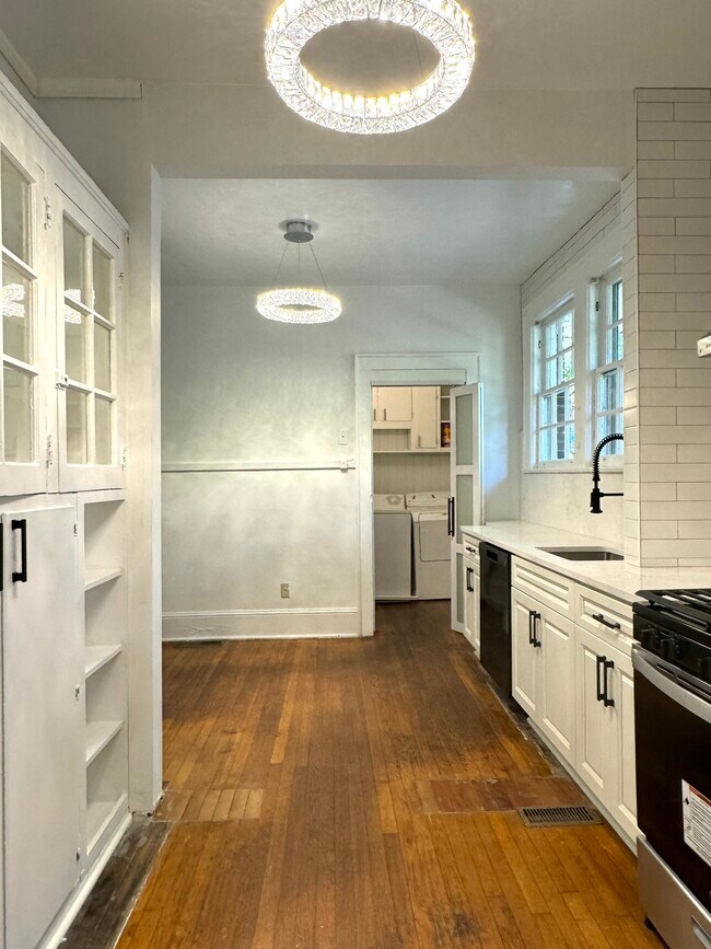 Photo - 46 Delmont Dr NE