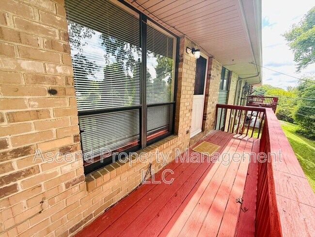 Building Photo - 3 Sheridan Rd Unit B Rental