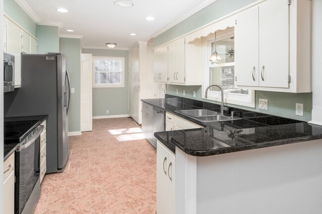 16 Malaga Cir