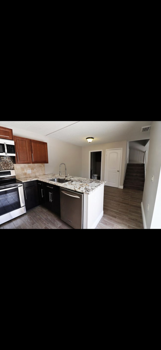 Photo - 5311 53rd Way