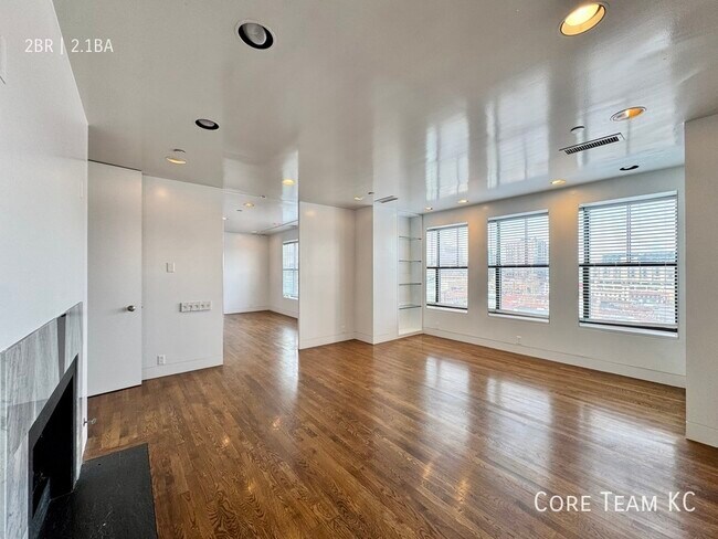 Photo - 235 Ward Pkwy Unit 901