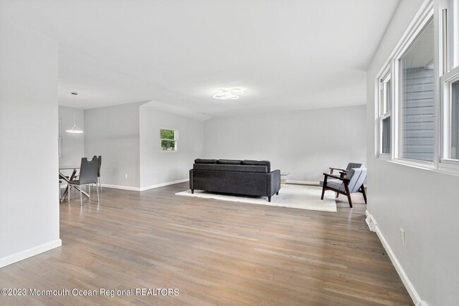 Photo - 501 Bloomfield Dr
