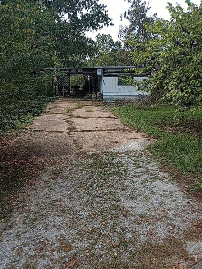 Photo - 1305 Ridge Cir