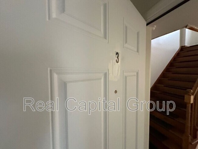 Photo - 1316 State St Unit 1