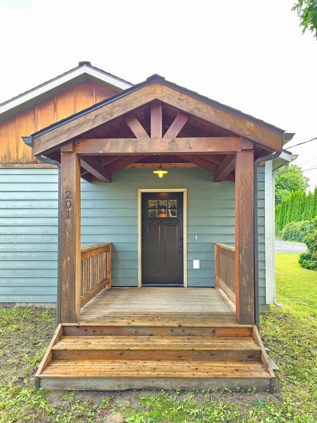 Photo - 3 Bedroom Home in Sedro Woolley Available Now