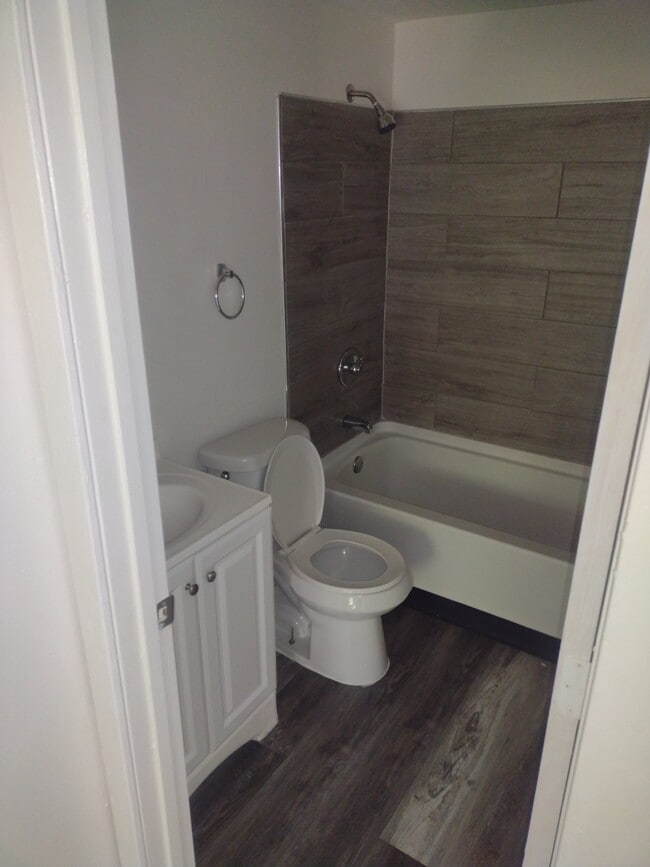 Photo - 2556 Beekman St Unit 301