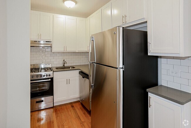 Building Photo - 526 W Cornelia Ave Unit 220 Rental