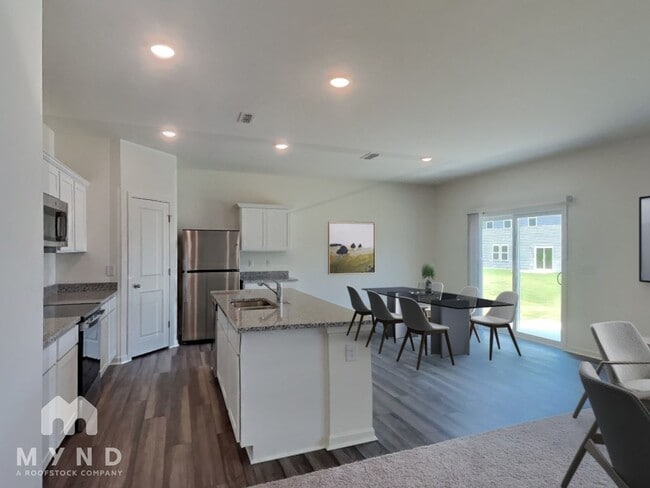 Photo - 1128 Centerview Dr