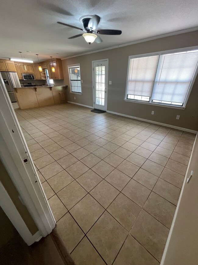 Photo - 306 Meadowlark Ln