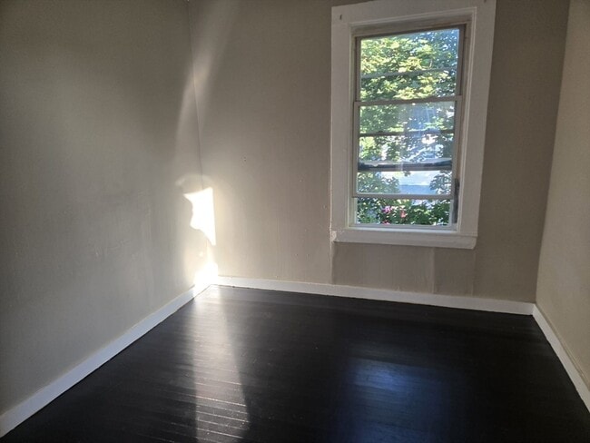 Photo - 19 Halford Pl Unit 1
